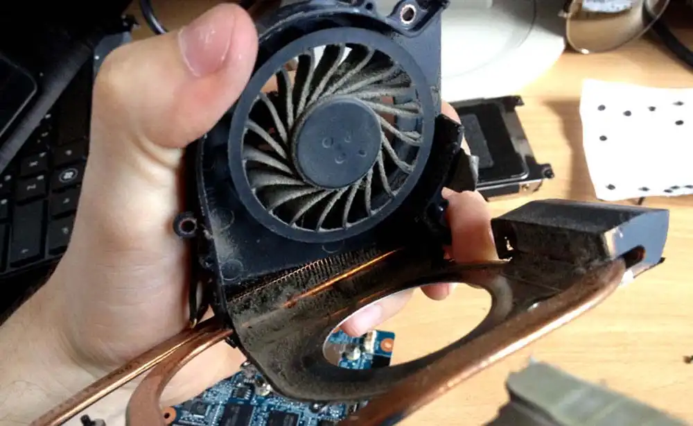 Чистка ноутбука HP от пыли в Старой Купавне | Замена термопасты