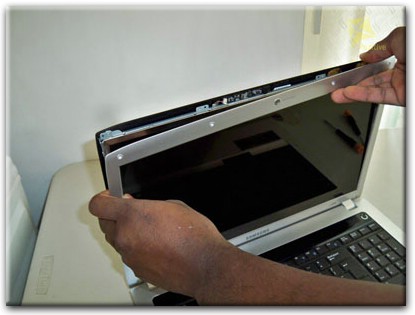 Замена экрана ноутбука Samsung в Старой Купавне